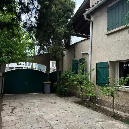 Belle En Bois Chez Antoine * Montpellier