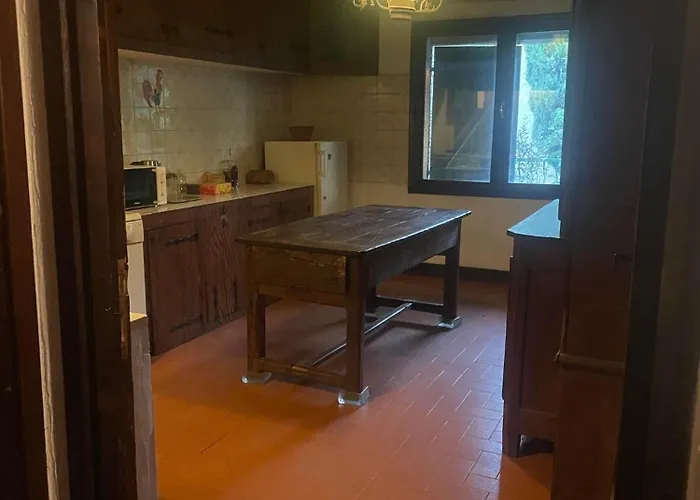 Belle En Bois Chez Antoine * Montpellier